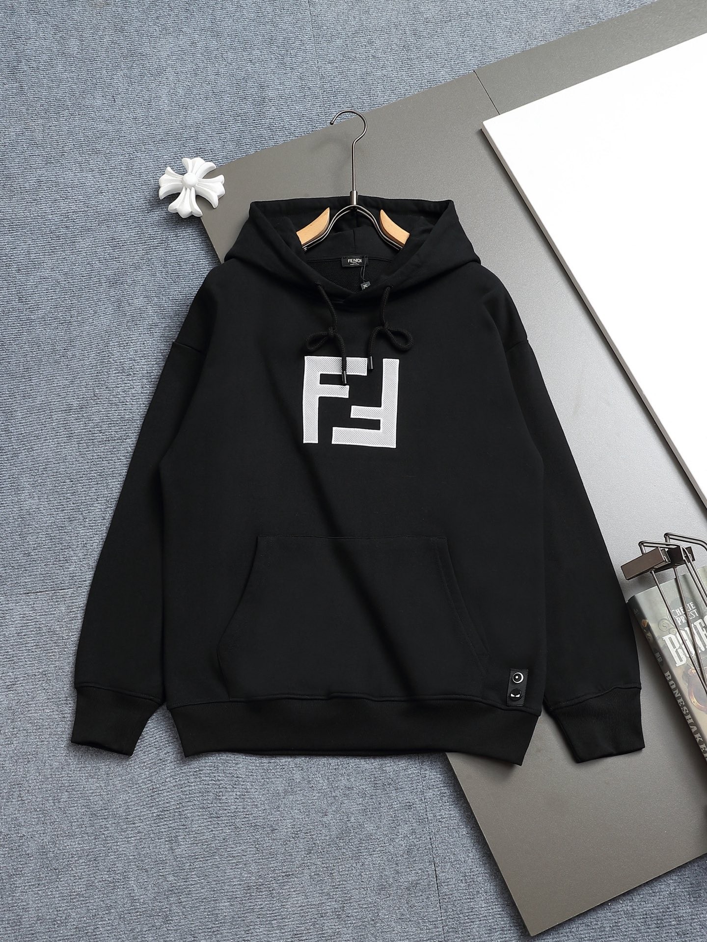 【FENDI旗艦店】フェンディ パーカー 男女兼用 ご好評に付き再入荷！