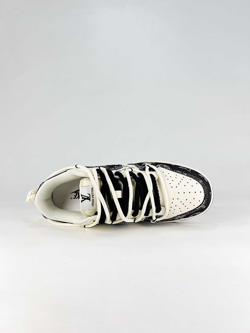 LOUIS VUITTON × NIKE DUNK SB LOW スニーカー