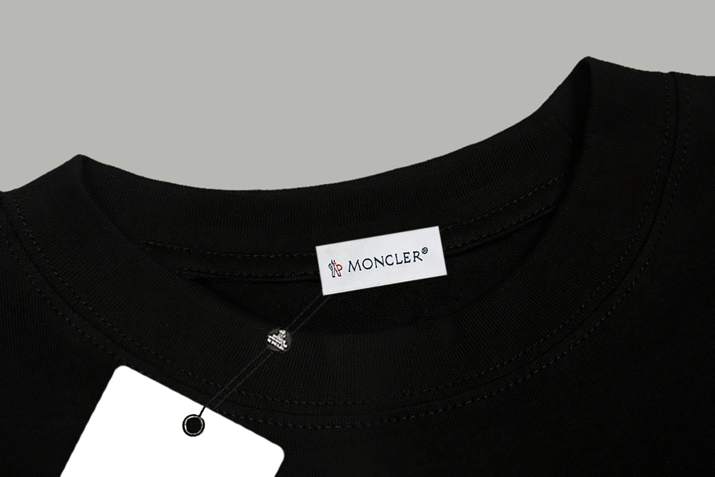 【MONCLER】プリント長袖 T シャツ