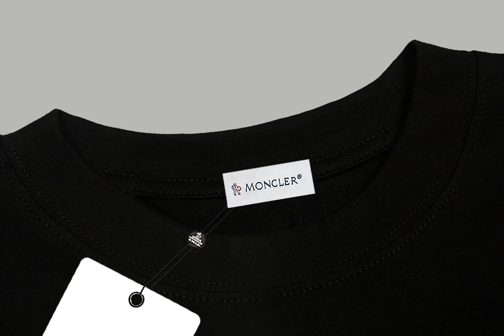 【MONCLER】プリント長袖 T シャツ