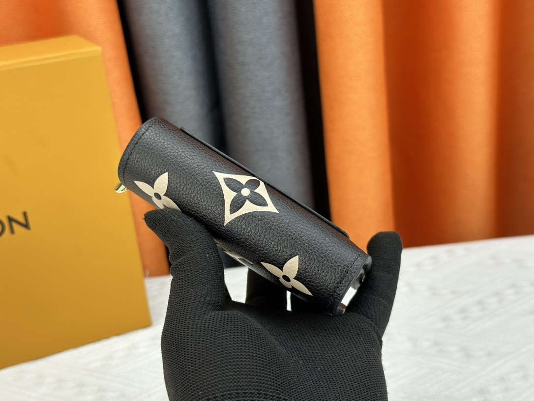 LOUIS VUITTON ルイヴィトン ☆ポルトフォイユ・クレア M82370  M80152 12*9*3.5cm