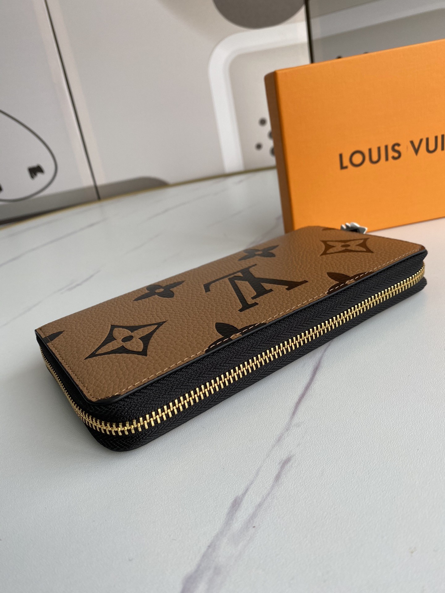 LOUIS VUITTON ルイヴィトン CRAFTY 財布 M69698