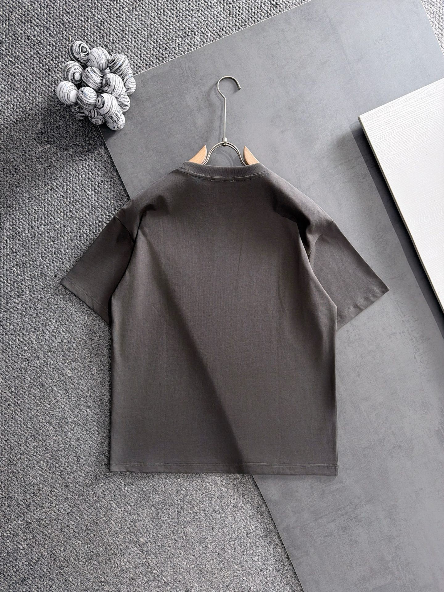 【PRADA】半袖 T シャツ
