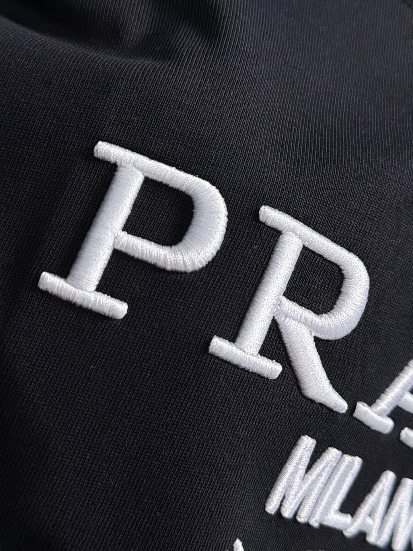 【PRADA】半袖 T シャツ