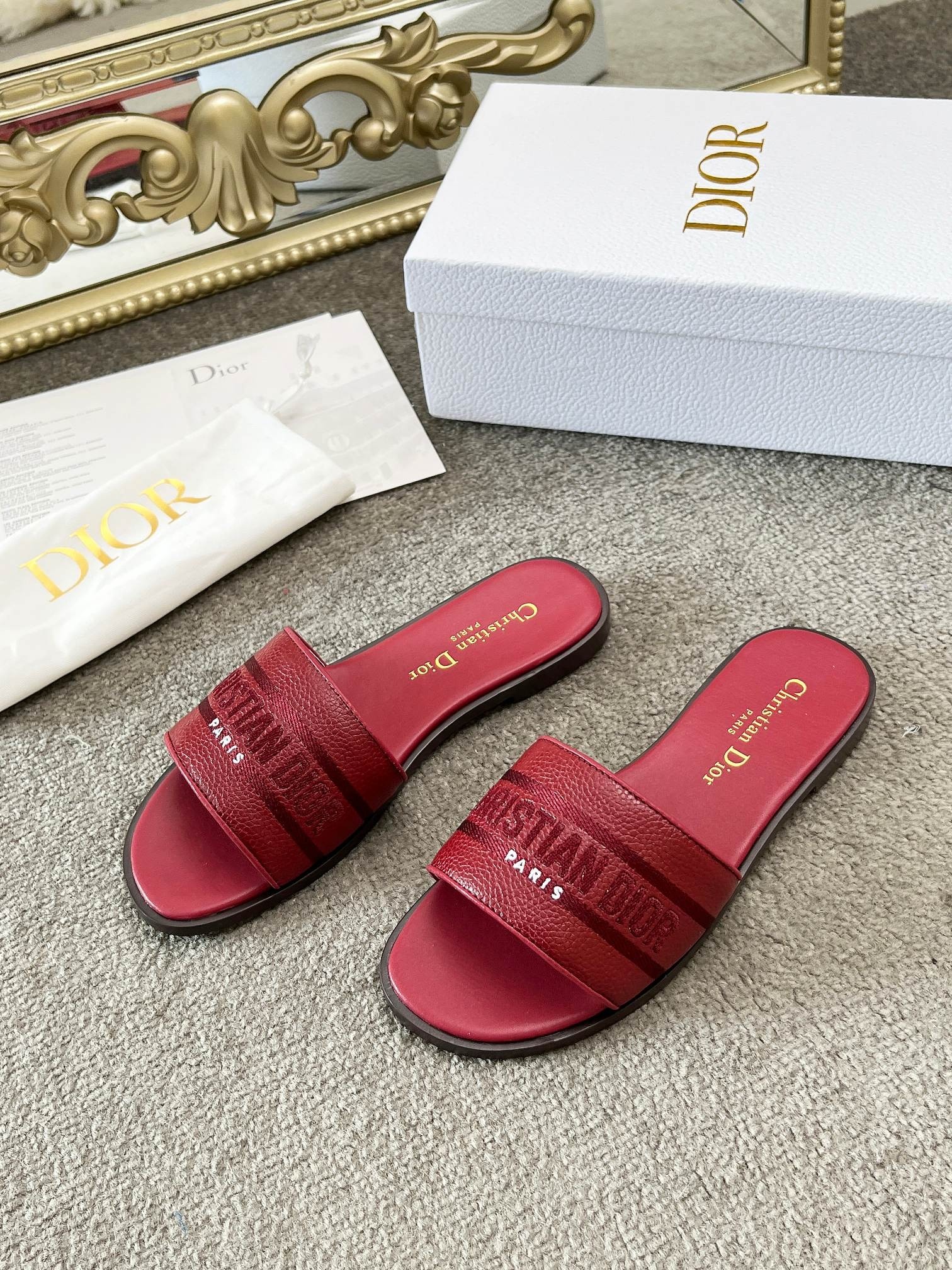 【カジュアルで上品♪】DIOR Dway スライド サンダル