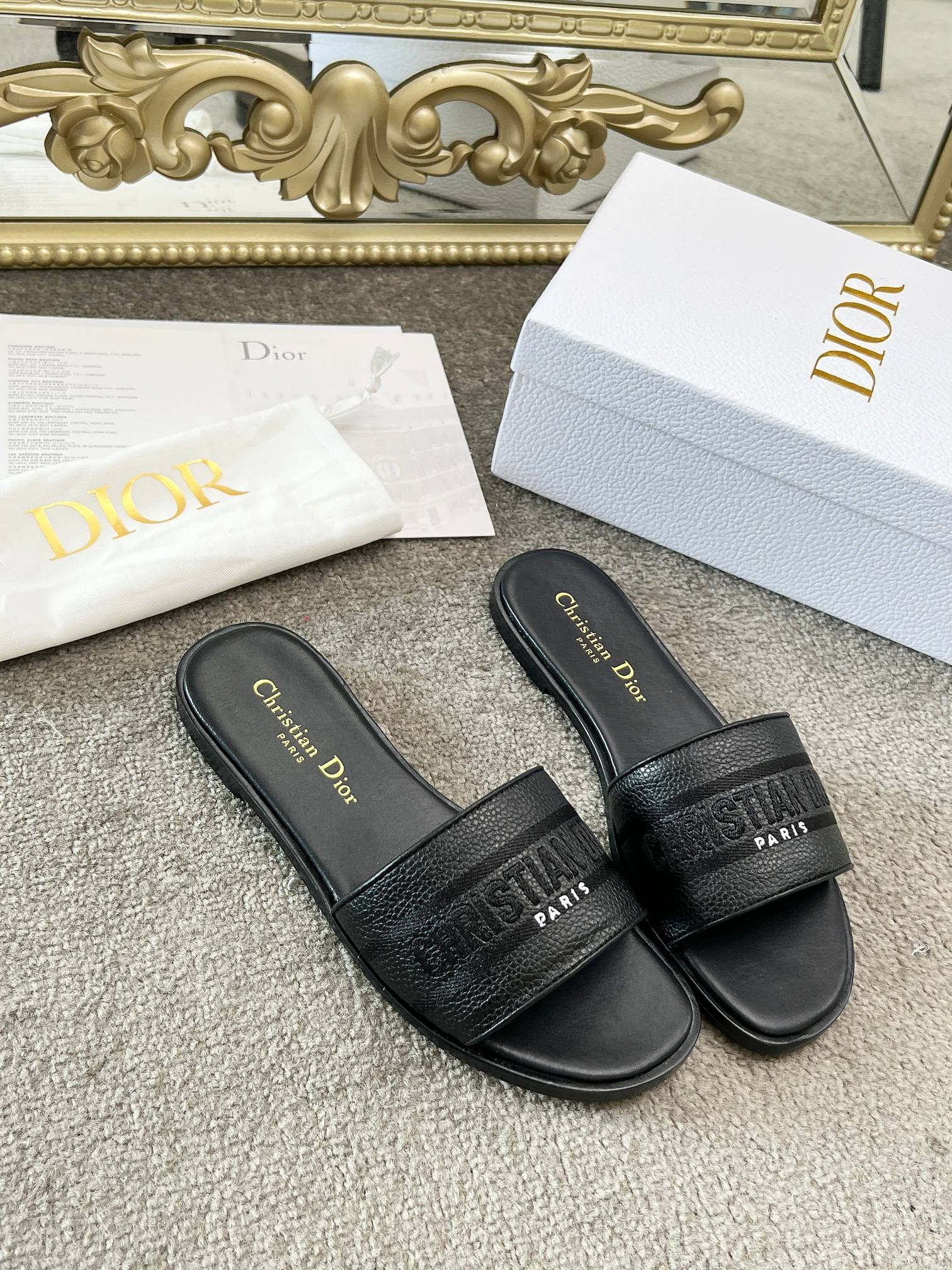 【カジュアルで上品♪】DIOR Dway スライド サンダル