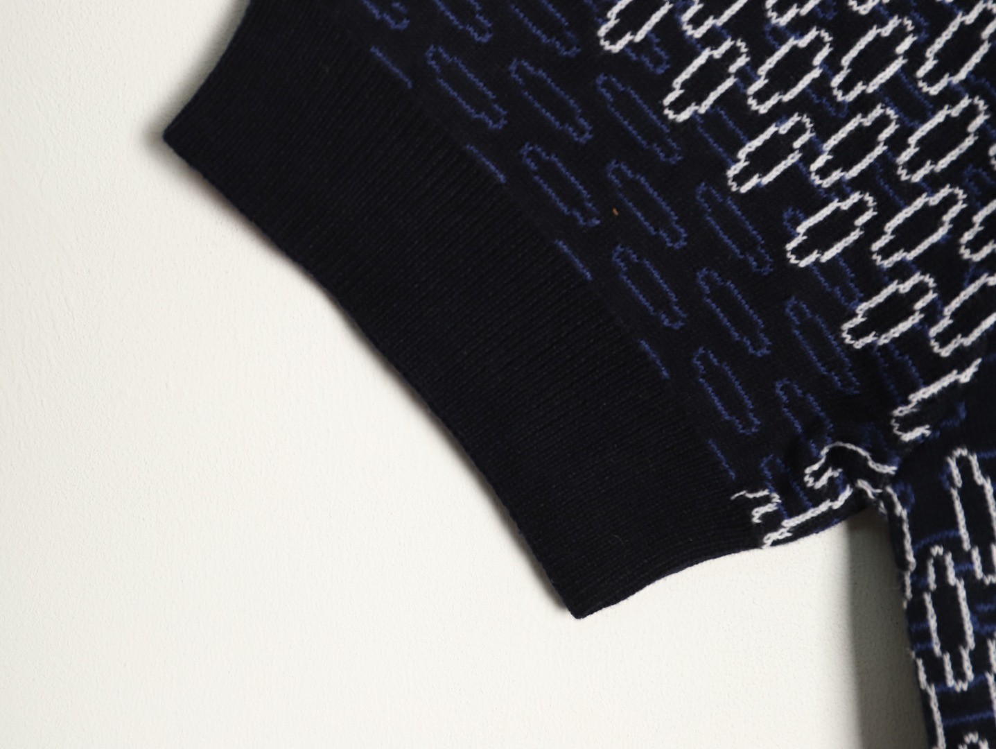 【LOUIS VUITTON】半袖T シャツショートパンツ セットアップ