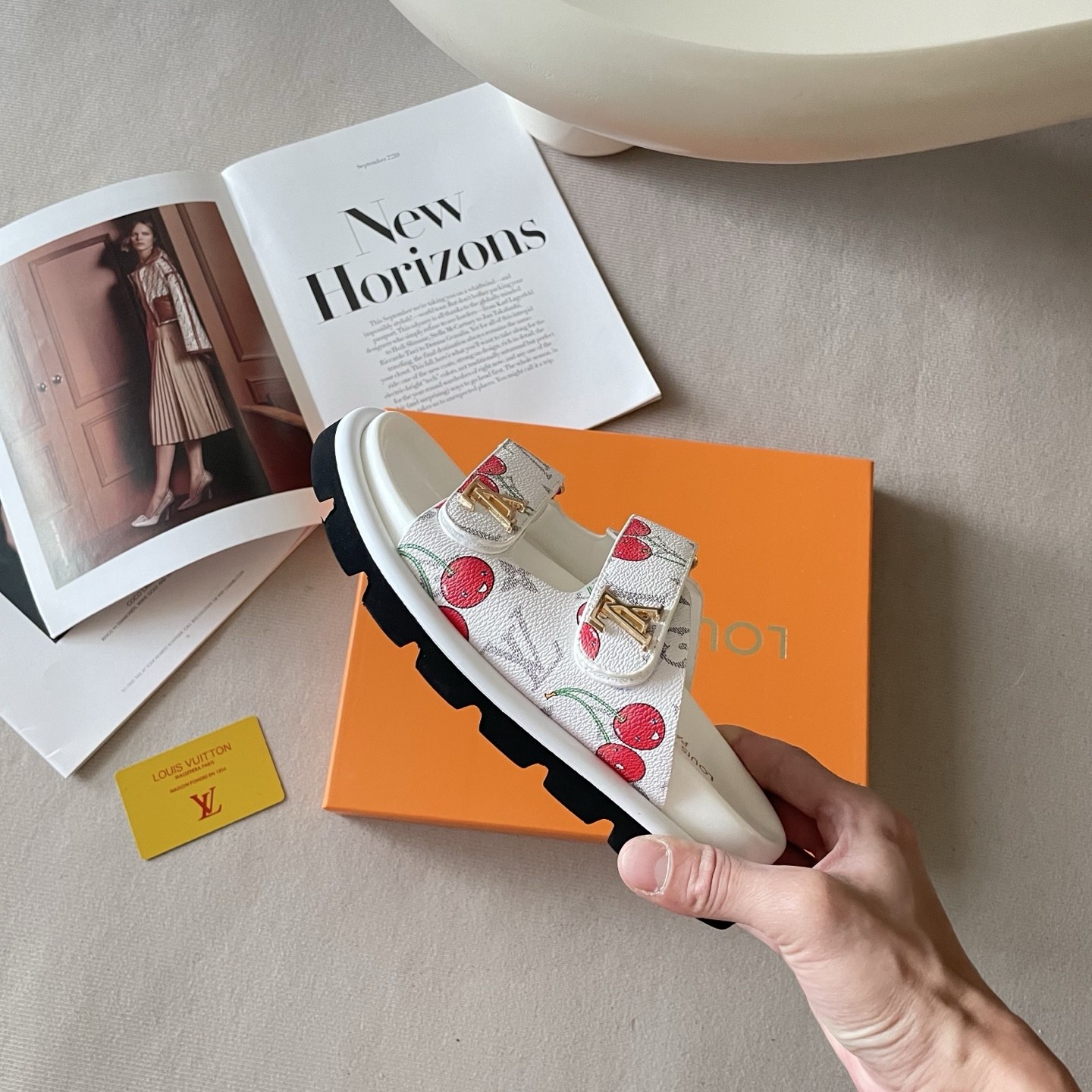 LOUIS VUITTON チェリーシリーズ マジックテープサンダル