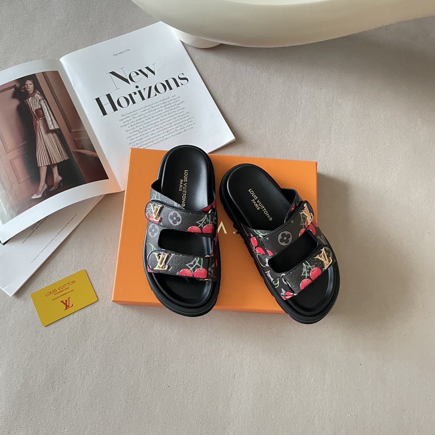 LOUIS VUITTON チェリーシリーズ マジックテープサンダル