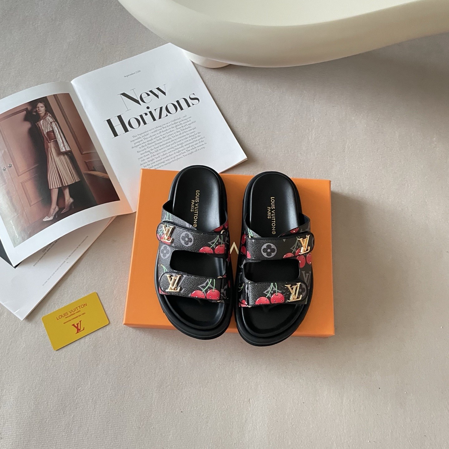 LOUIS VUITTON チェリーシリーズ マジックテープサンダル
