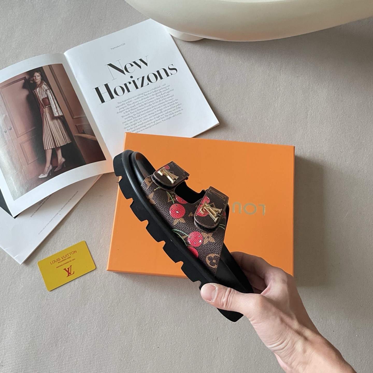 LOUIS VUITTON チェリーシリーズ マジックテープサンダル