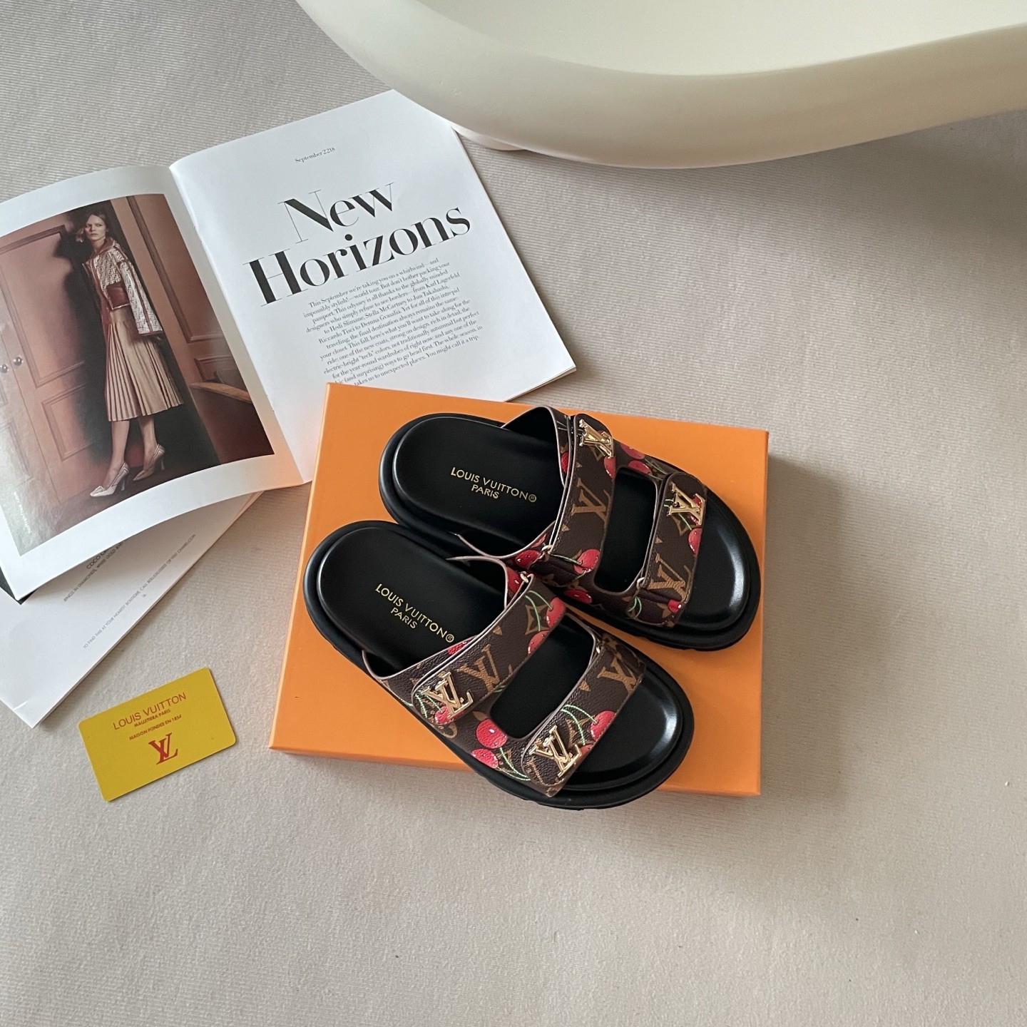 LOUIS VUITTON チェリーシリーズ マジックテープサンダル