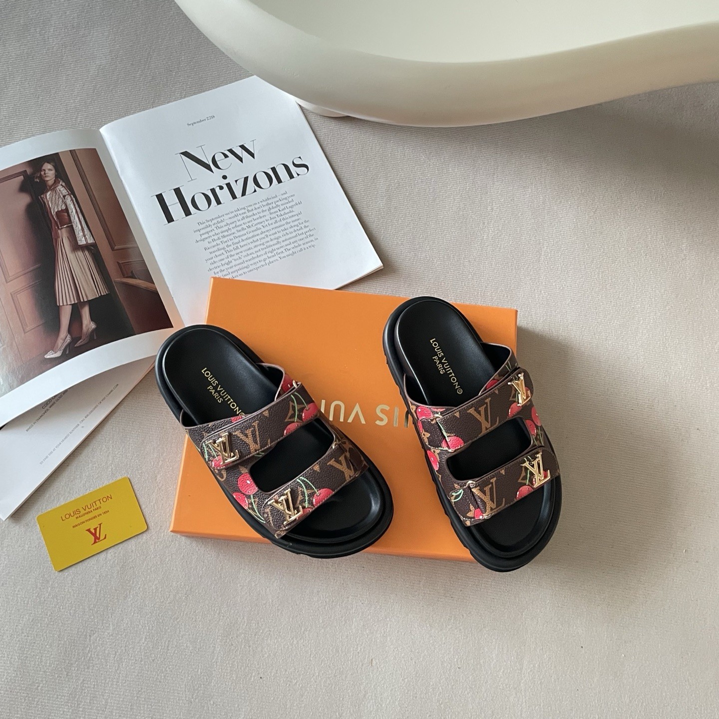LOUIS VUITTON チェリーシリーズ マジックテープサンダル