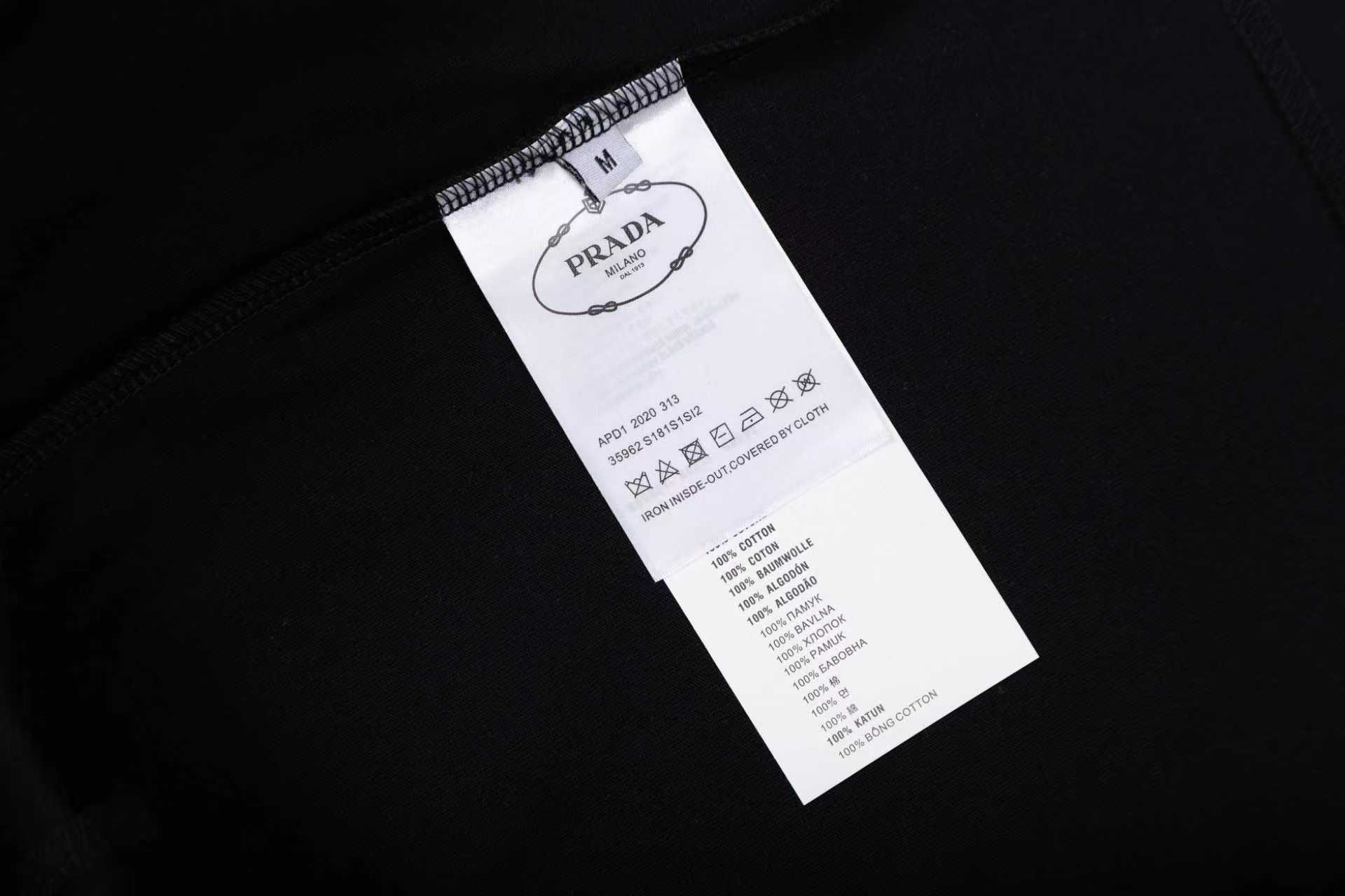 【PRADA】半袖 T シャツ