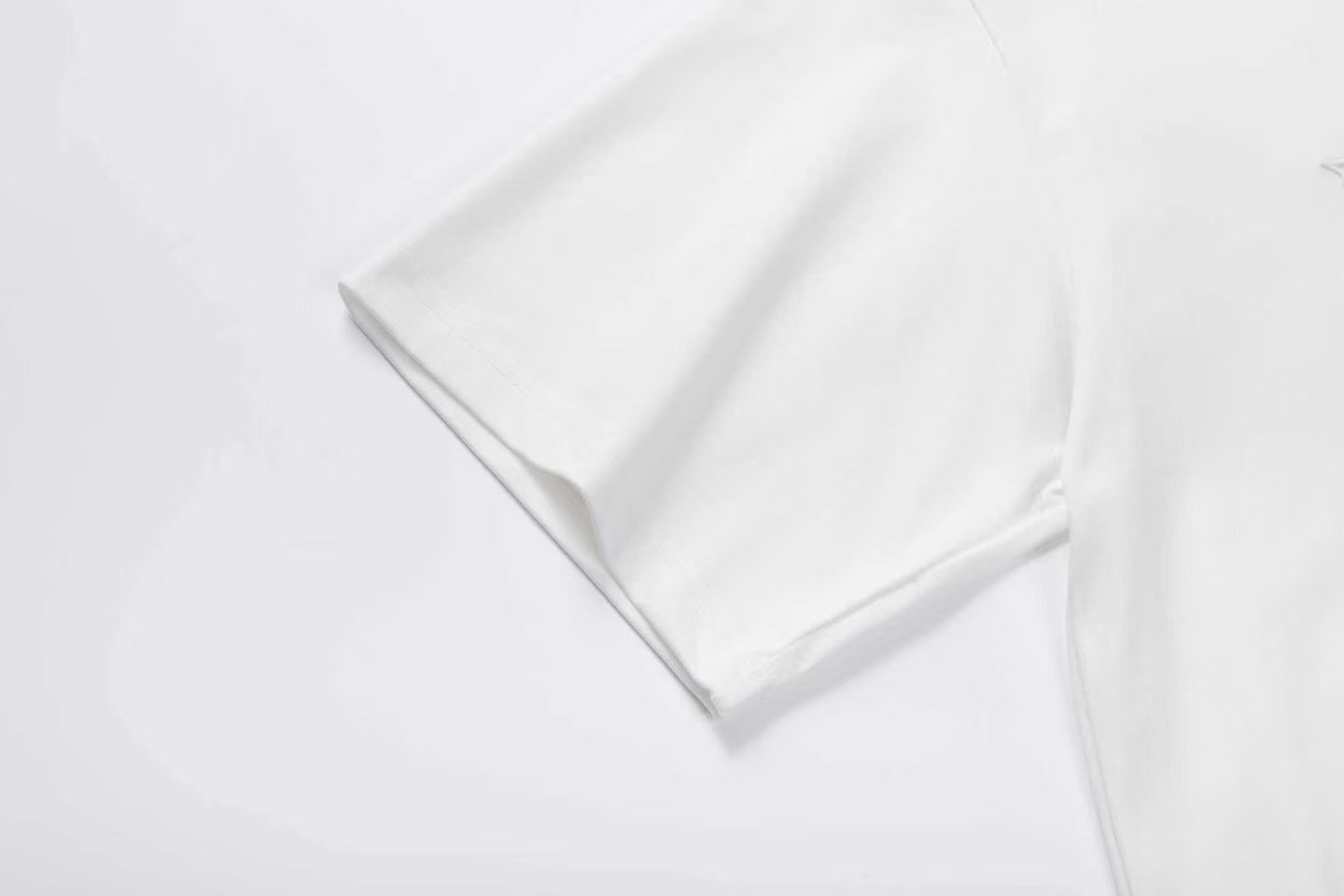【PRADA】半袖 T シャツ