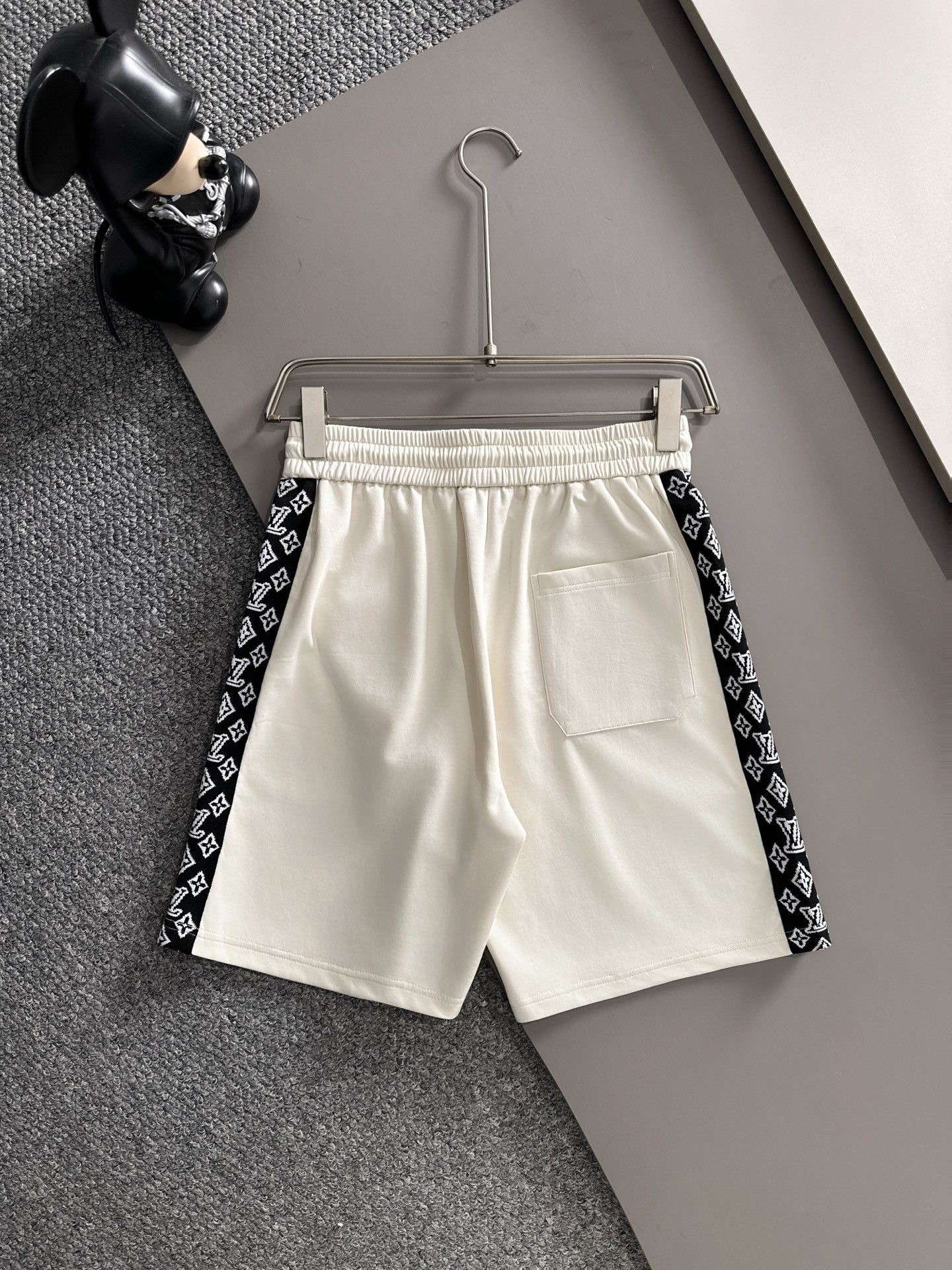 【LOUIS VUITTON】半袖T シャツショートパンツ セットアップ