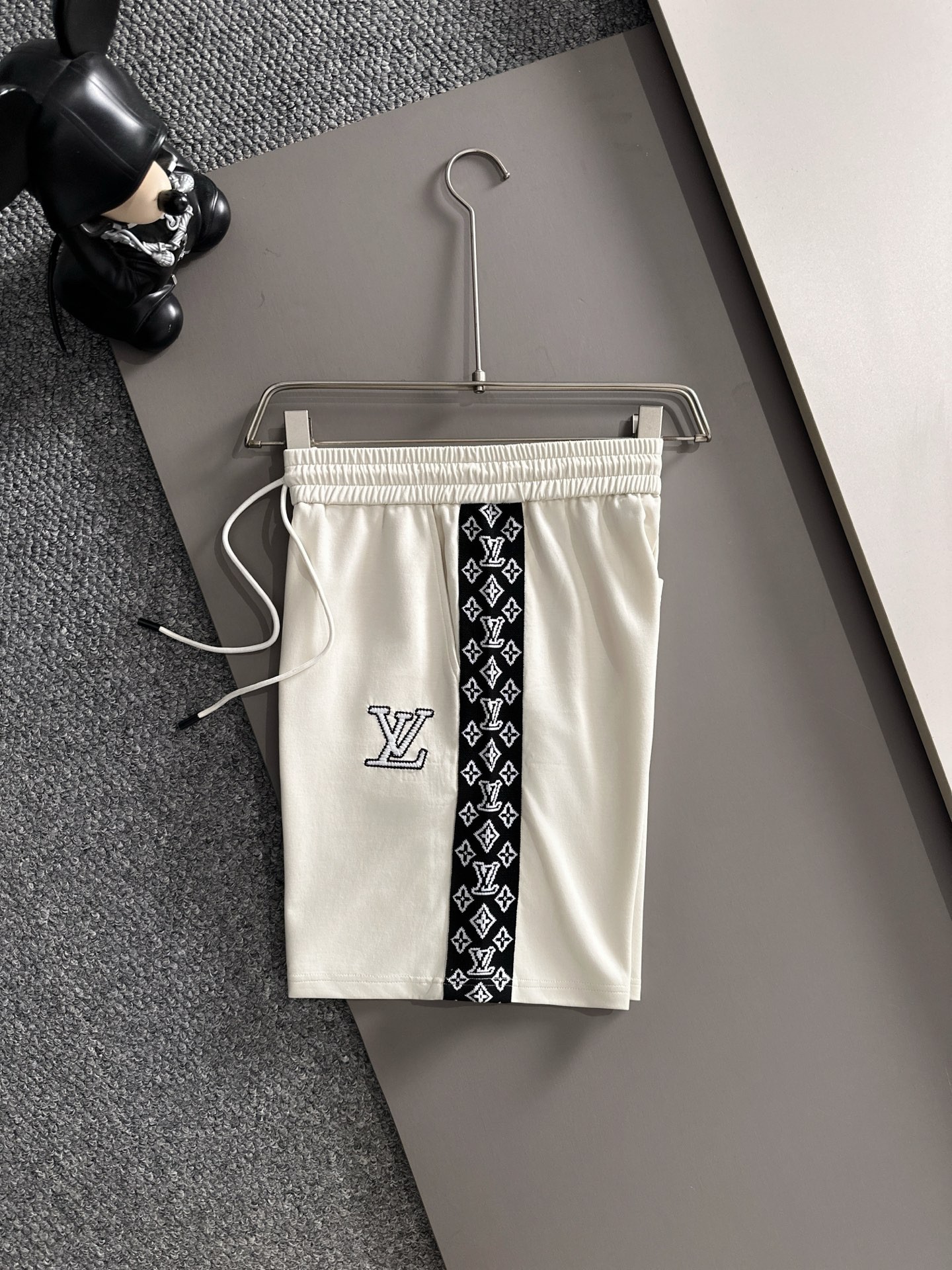 【LOUIS VUITTON】半袖T シャツショートパンツ セットアップ