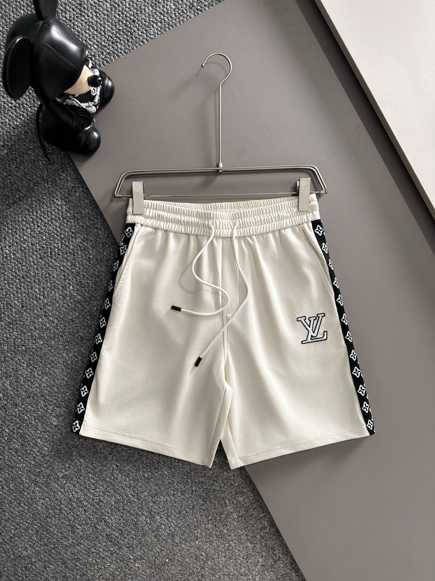 【LOUIS VUITTON】半袖T シャツショートパンツ セットアップ