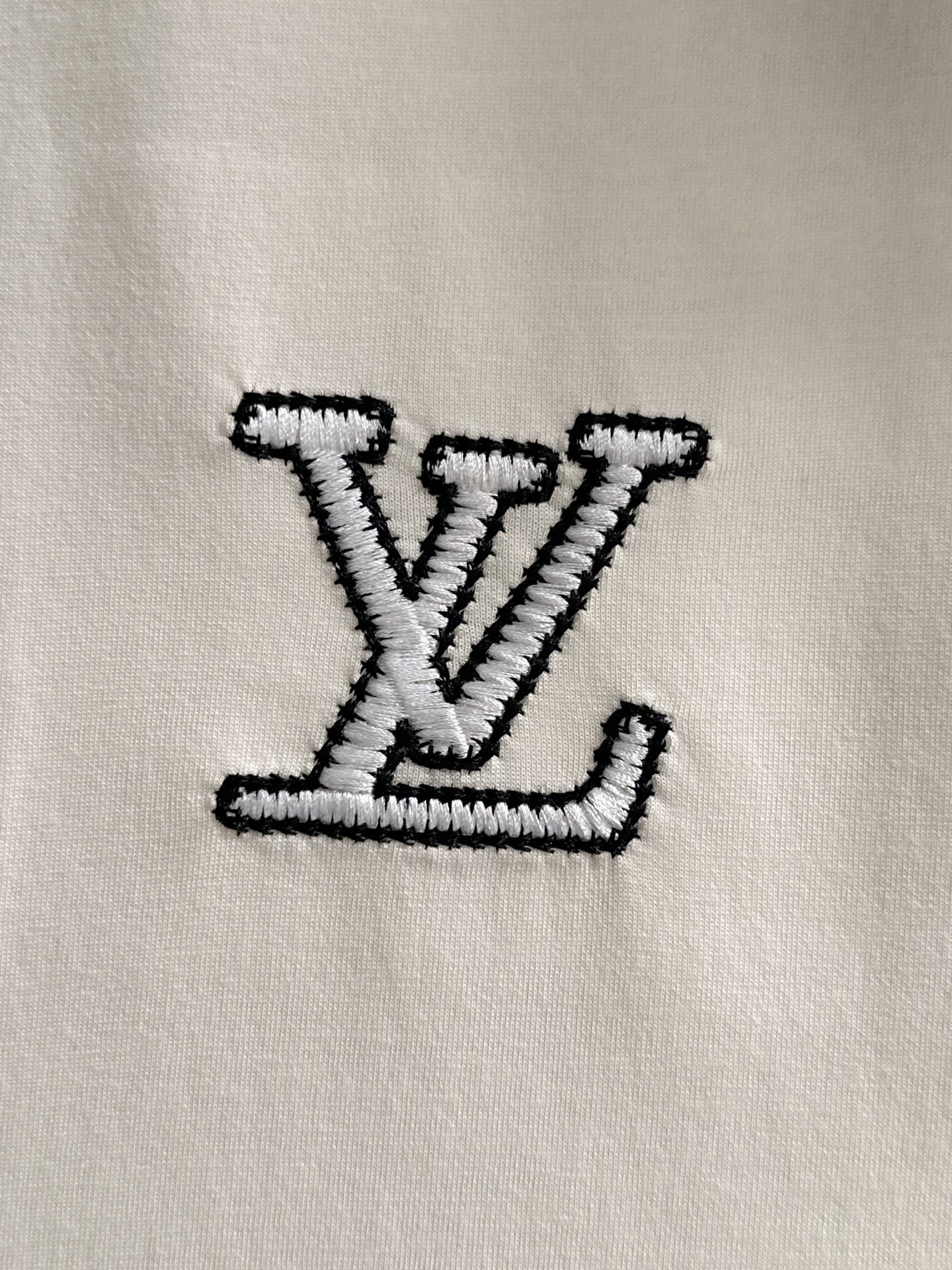 【LOUIS VUITTON】半袖T シャツショートパンツ セットアップ