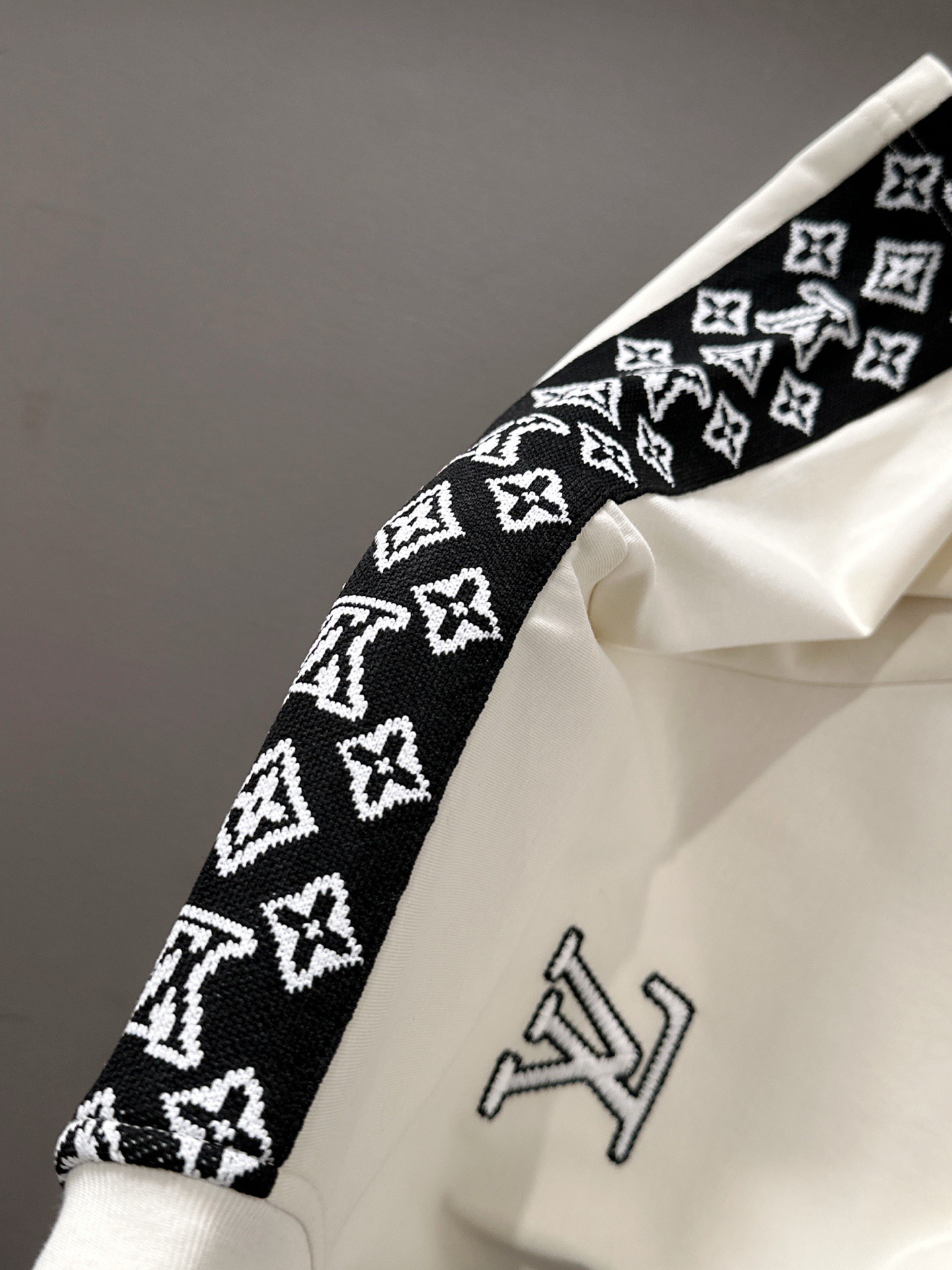 【LOUIS VUITTON】半袖T シャツショートパンツ セットアップ