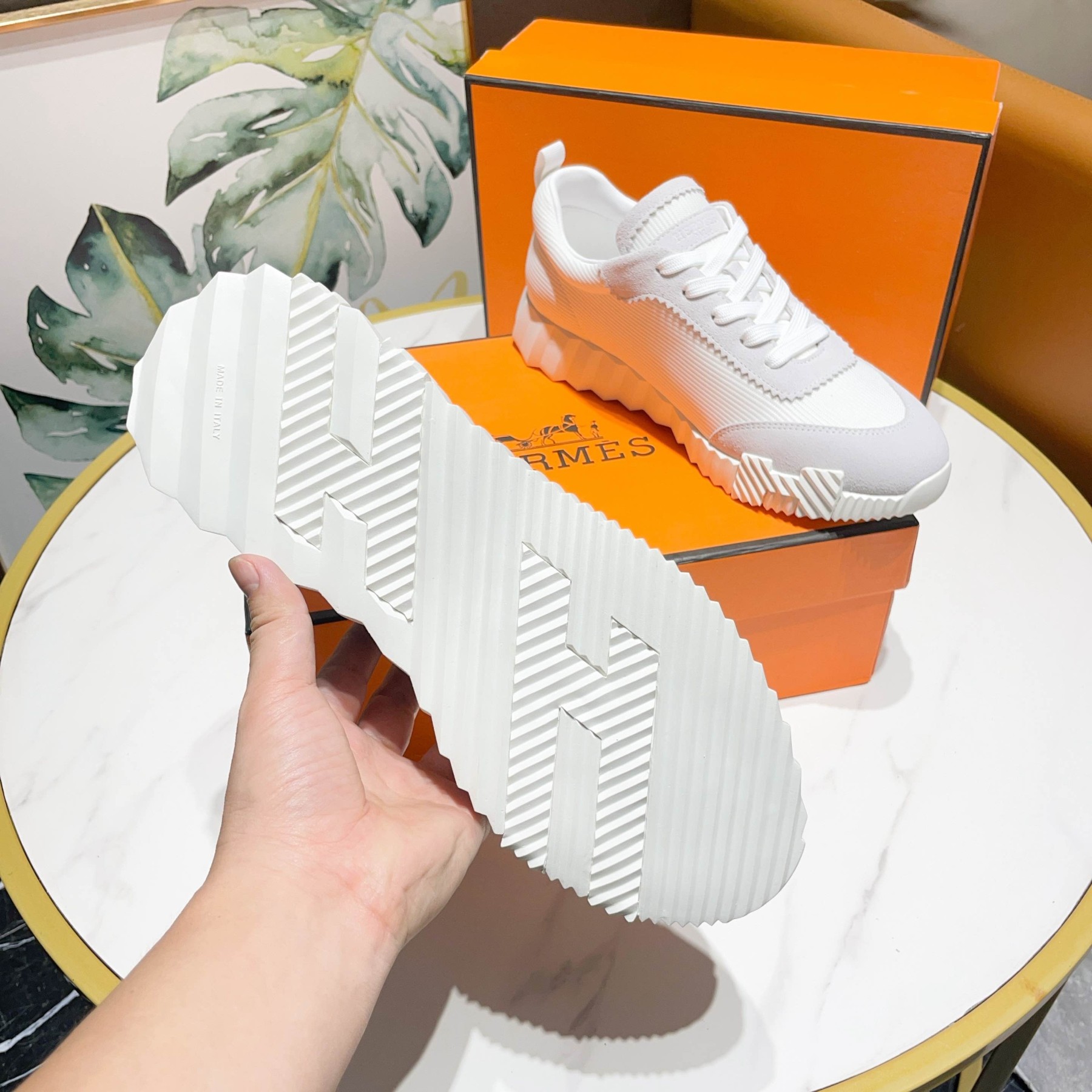 【大人気◆レザー×軽量ソール】HERMES バウンシング スニーカー