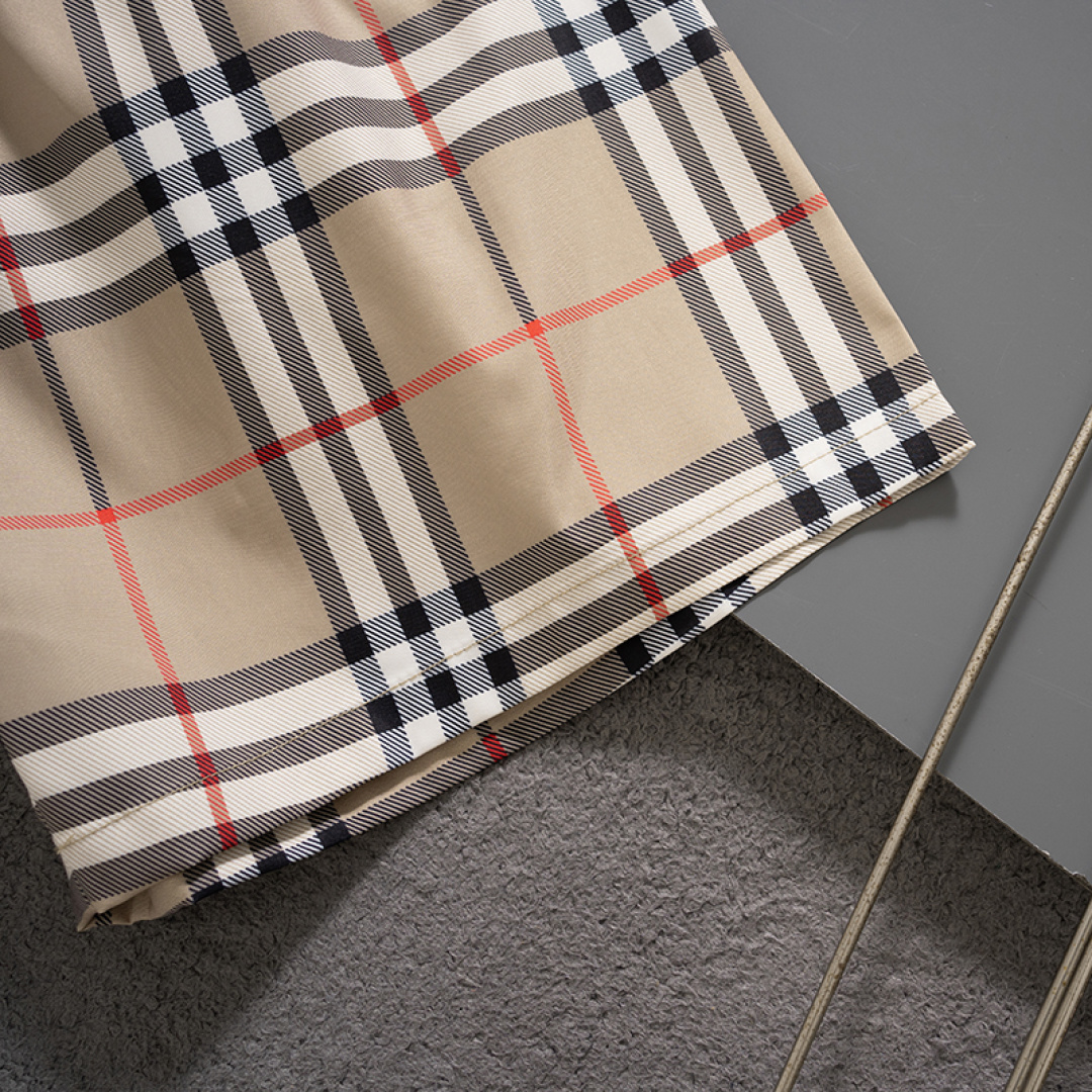 【BURBERRY】ショートパンツ