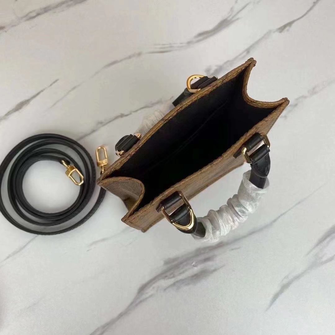 LOUIS VUITTON ルイヴィトン PETIT SAC PLAT M69442