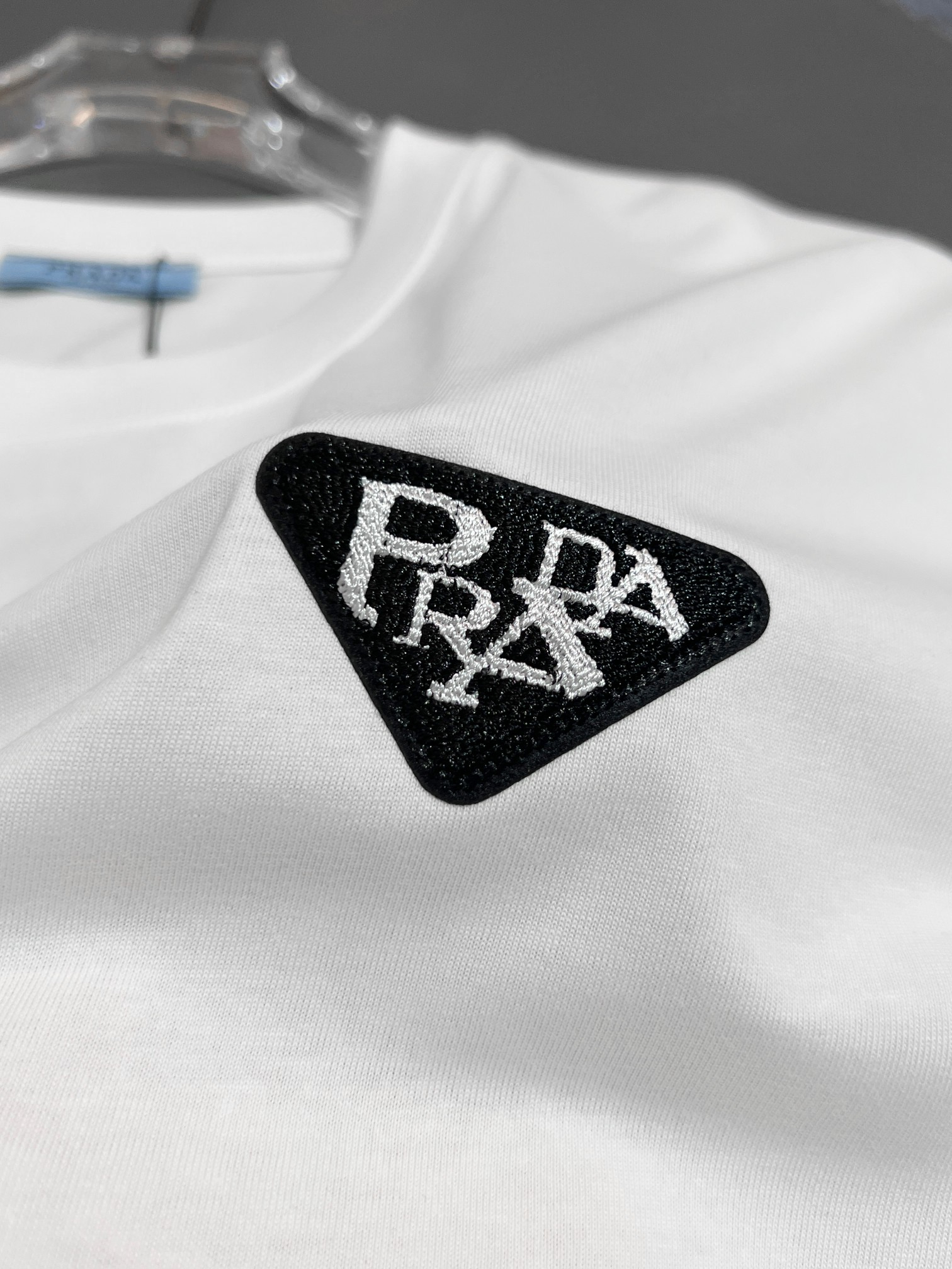 【PRADA】半袖 T シャツ