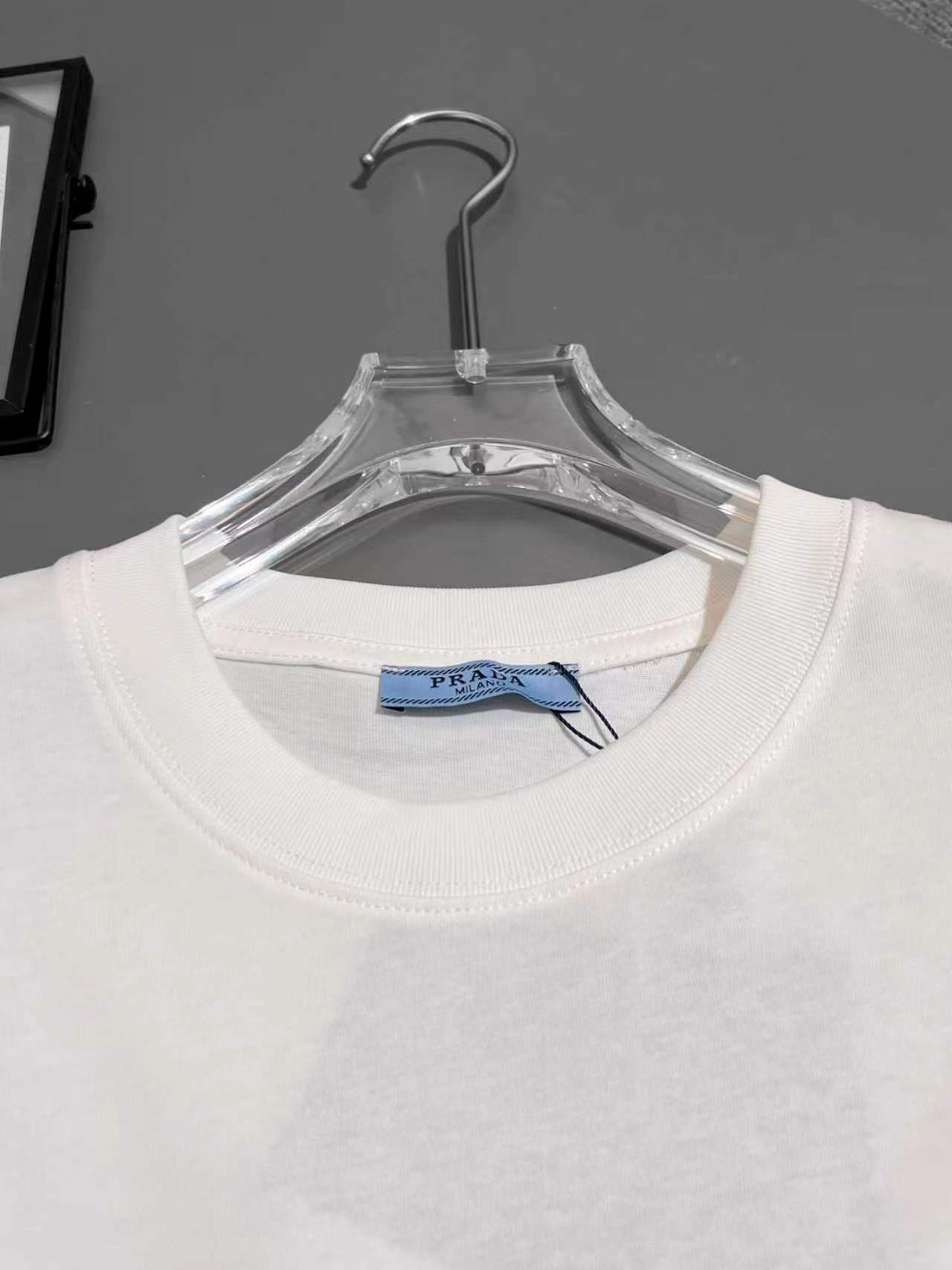 【PRADA】半袖 T シャツ