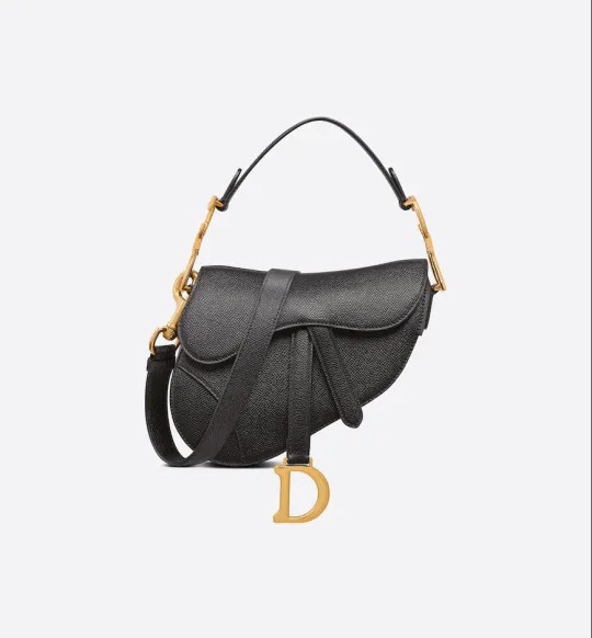 【DIOR】 ⭐STORY 雑誌掲載！⭐稲沢朋子さん愛用の大人気バッグが登場！💓SADDLE ミニバッグ