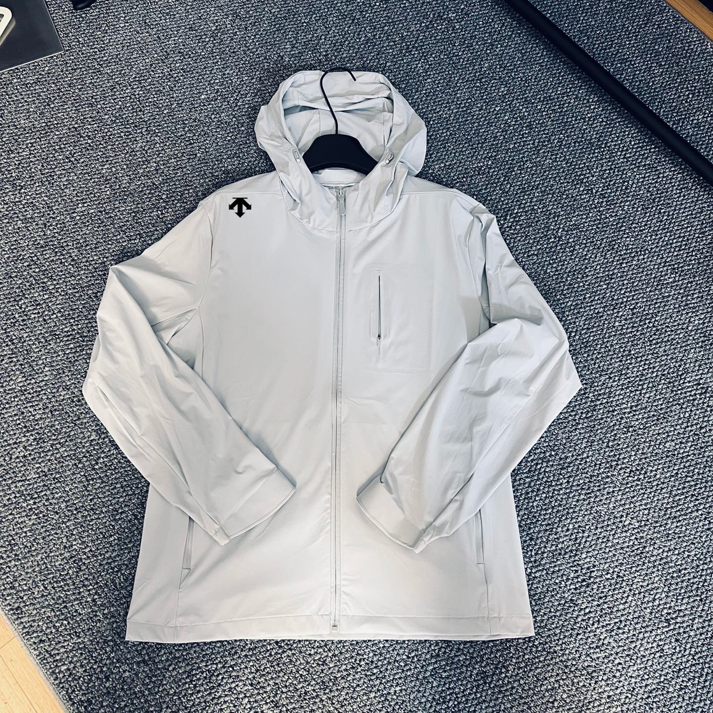 【DESCENTE】UV カットパーカー