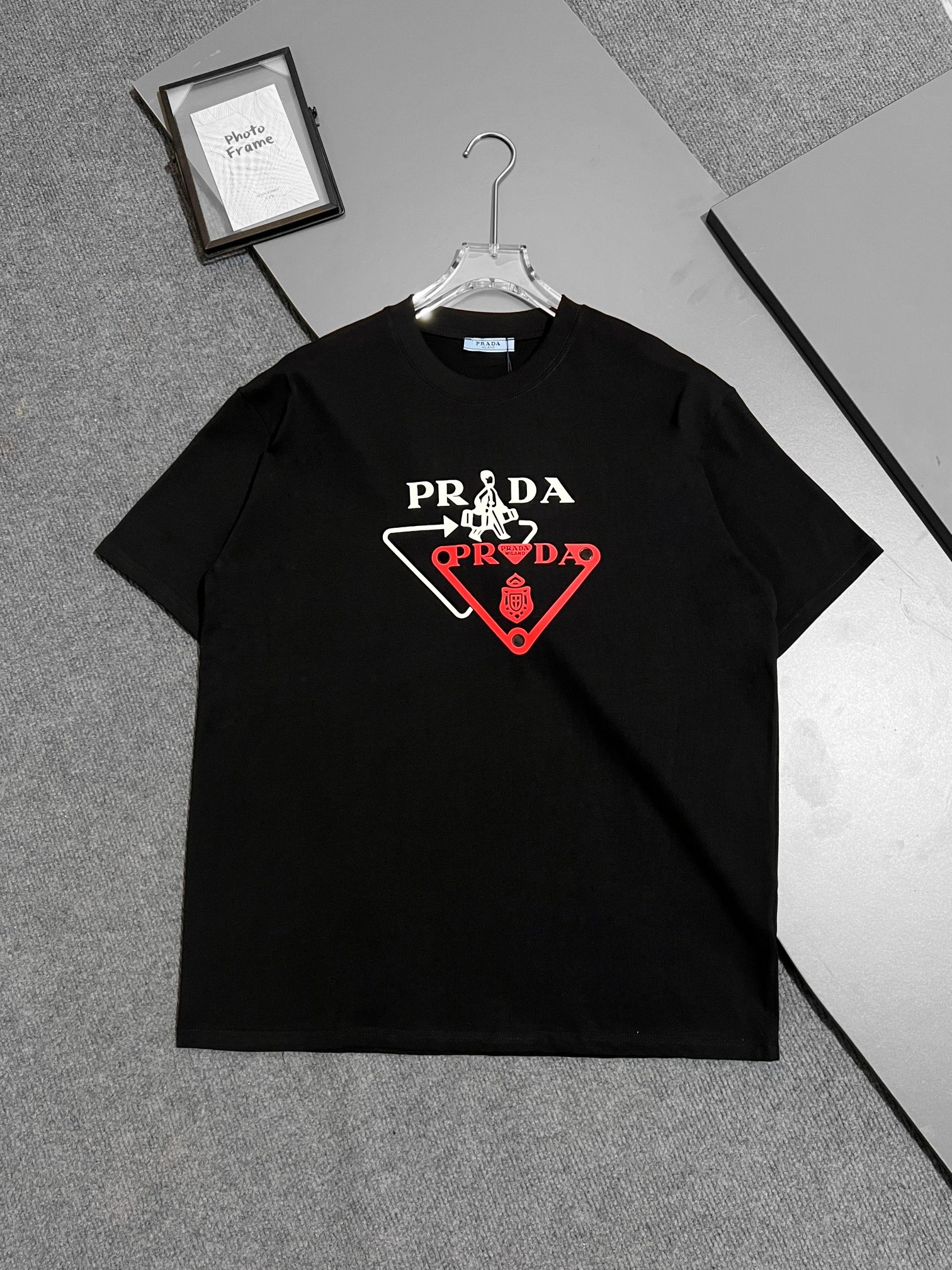 【PRADA】半袖 T シャツ