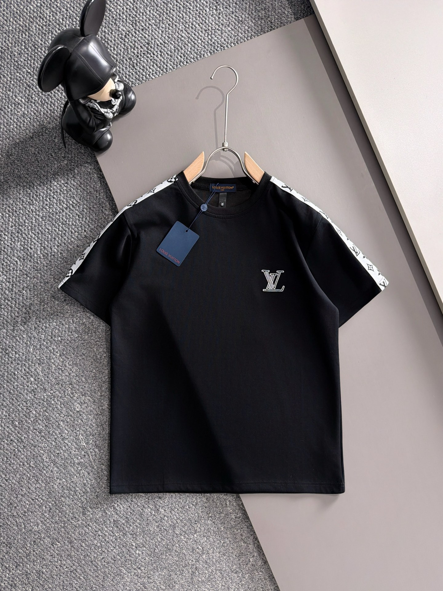 【LOUIS VUITTON】半袖T シャツショートパンツ セットアップ