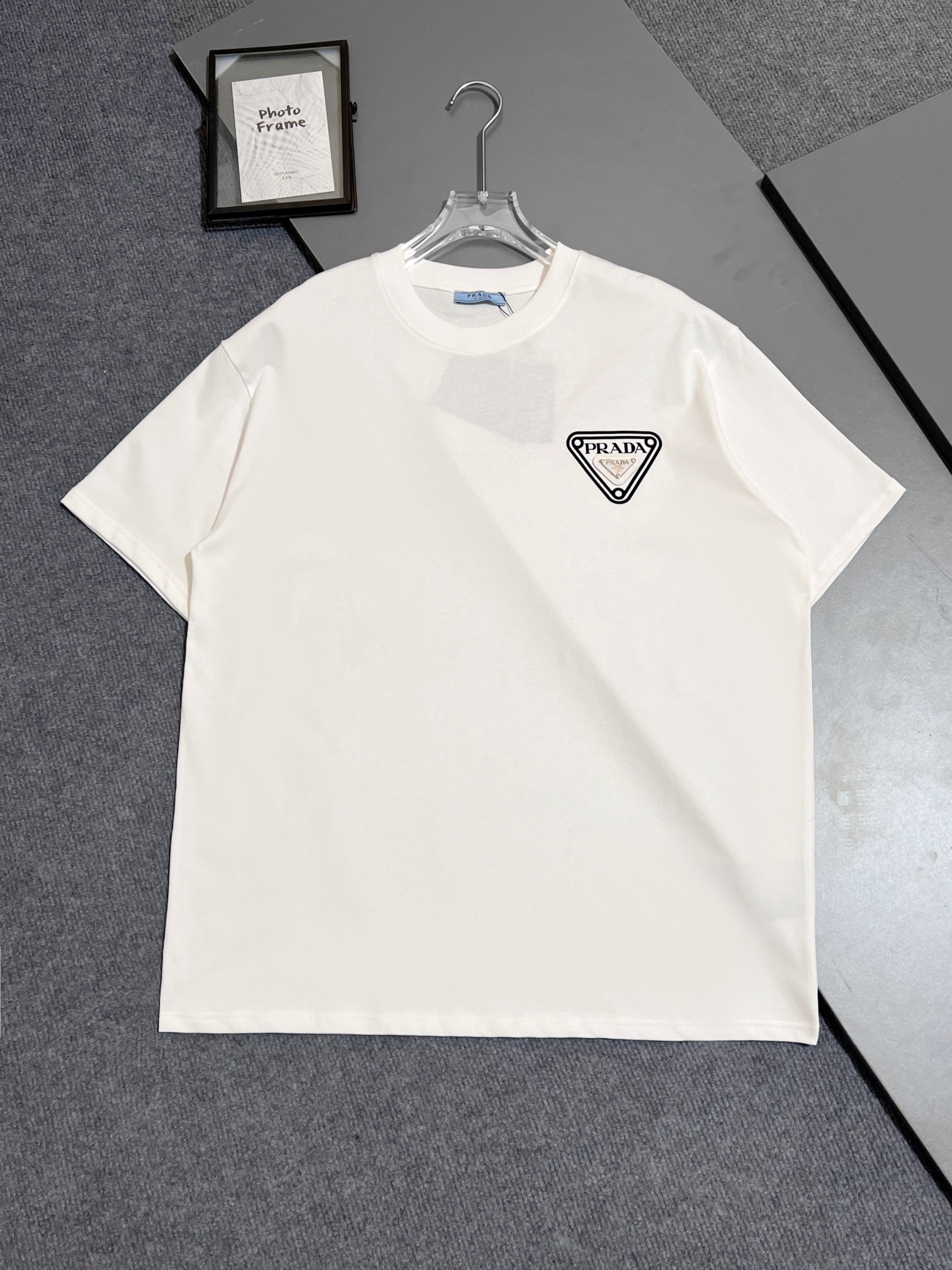 【PRADA】半袖 T シャツ