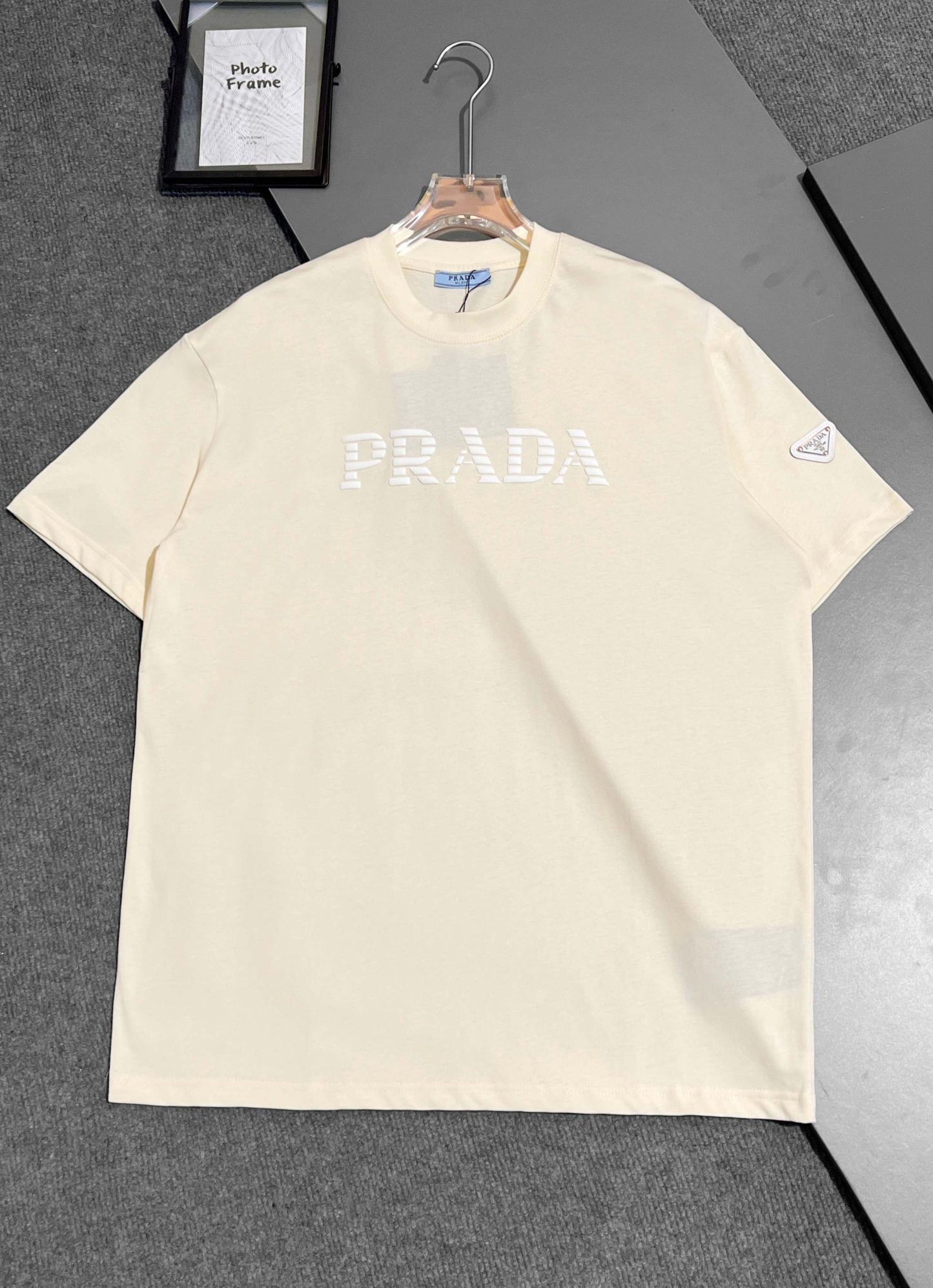 【PRADA】半袖 T シャツ