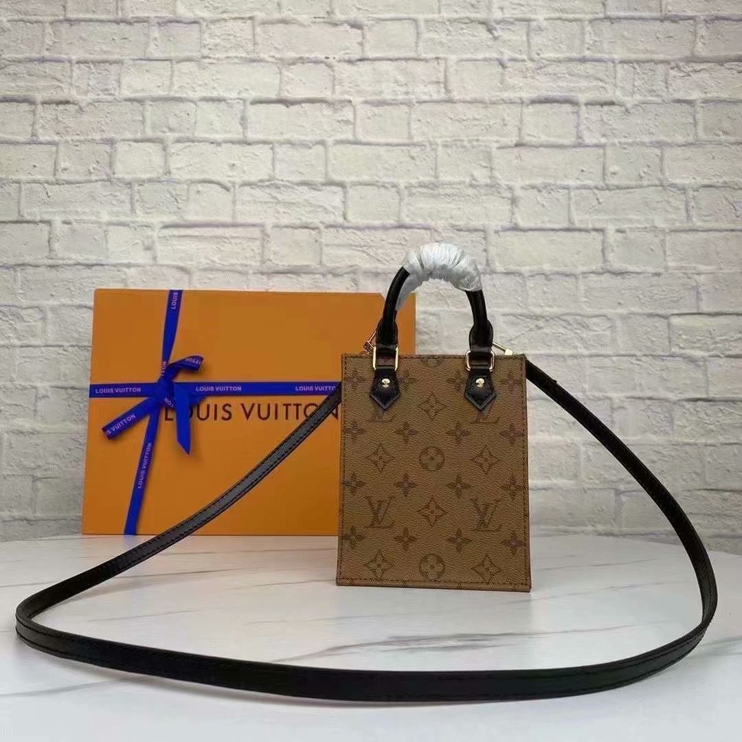 LOUIS VUITTON ルイヴィトン PETIT SAC PLAT M69442