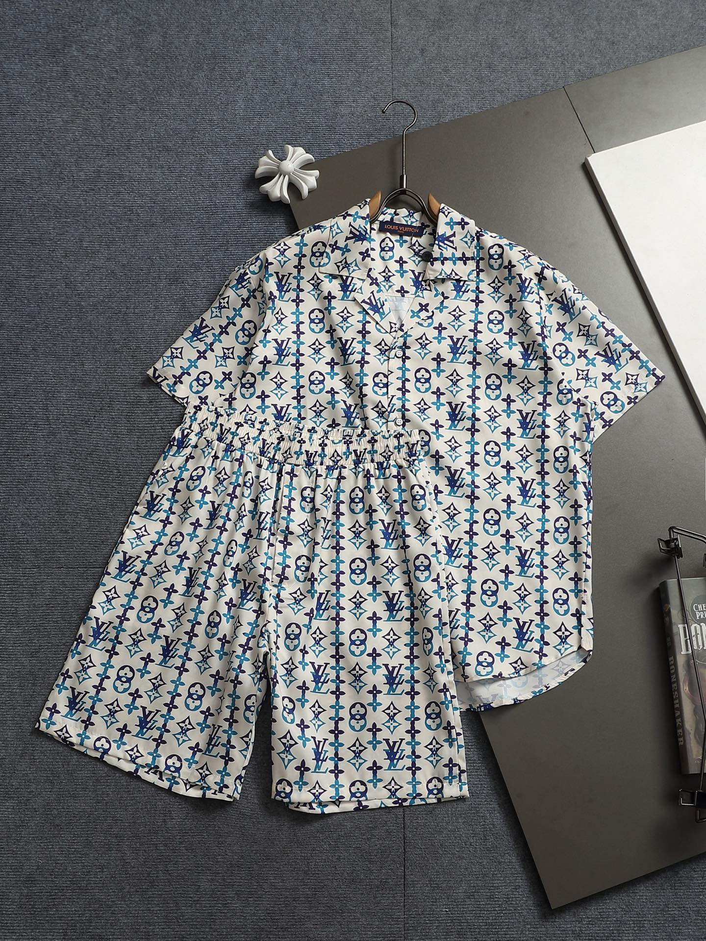 【LOUIS VUITTON】半袖シャツショートパンツ セットアップ