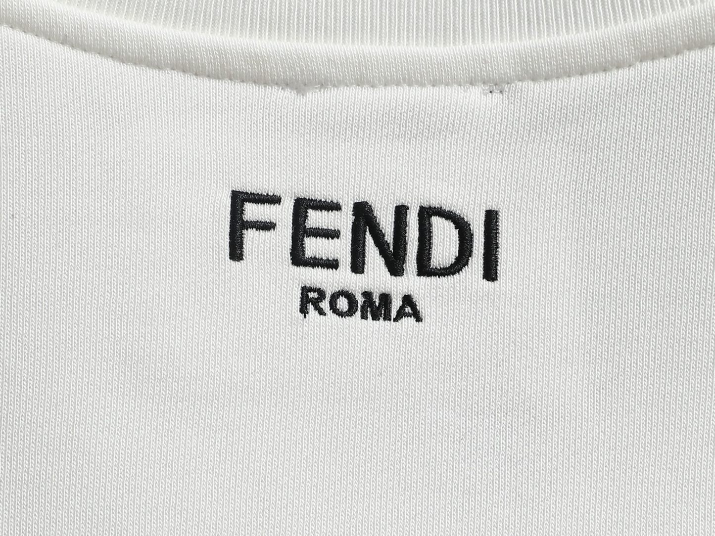 【FENDI】長袖 T シャツ