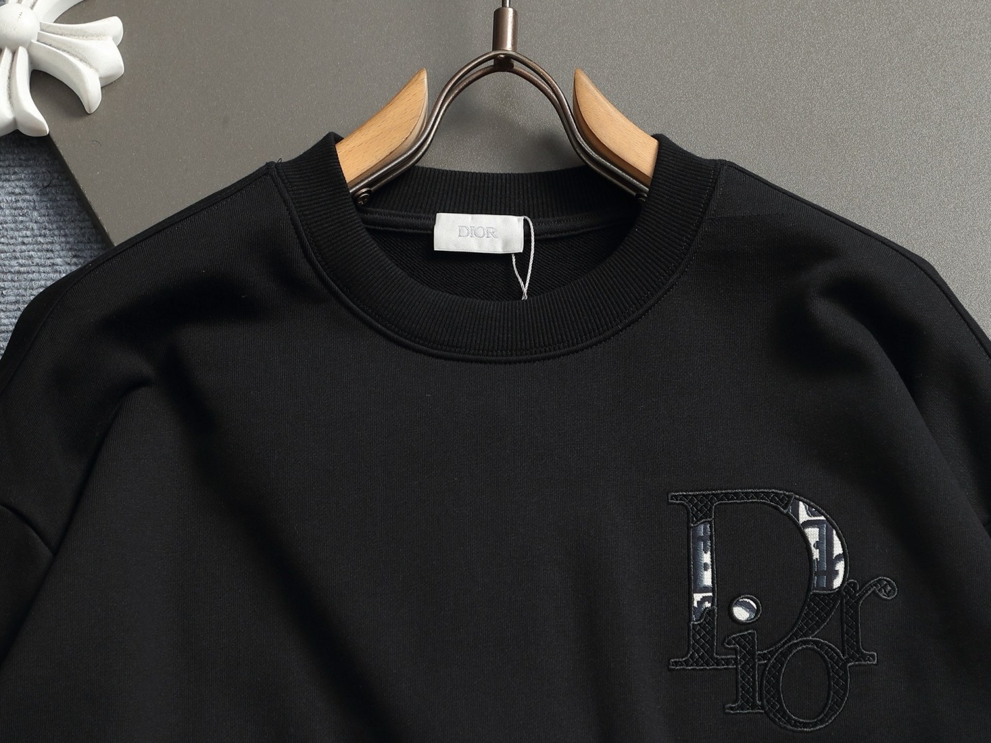 【DIOR】刺繍長袖 T シャツ