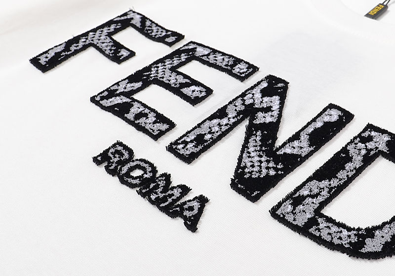 【FENDI】男女兼用、ご好評に付き再入荷！