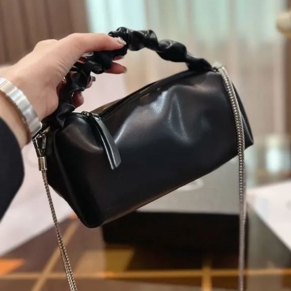 超人気 PRADA vintage ギャザー弁当袋