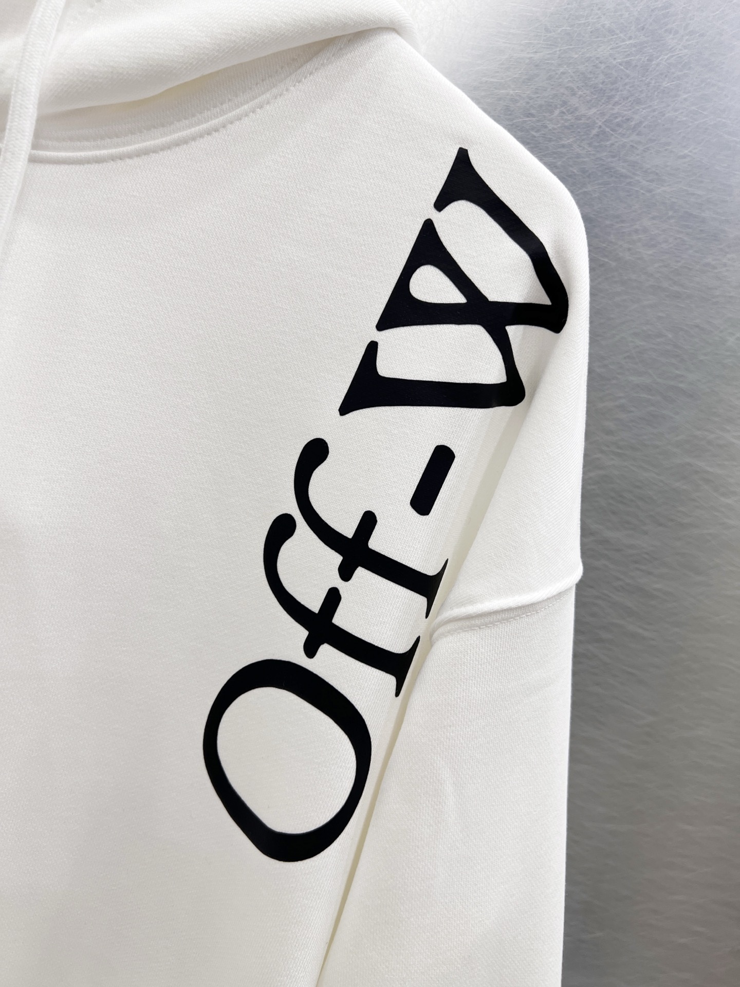 【OFF WHITE】 パーカー