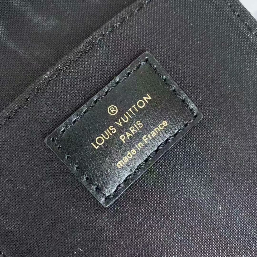 LOUIS VUITTON ルイヴィトン PETIT SAC PLAT M69442