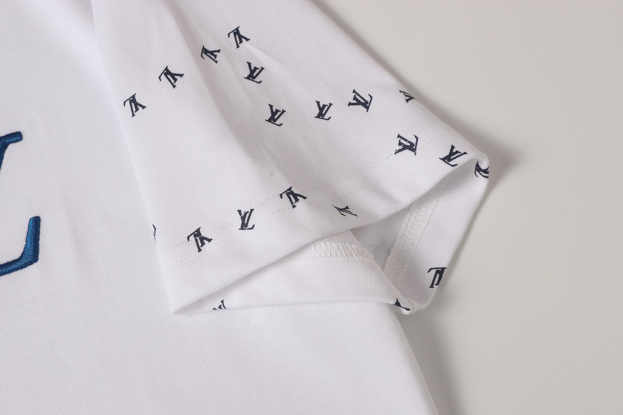 【LOUIS VUITTON】半袖 T シャツ