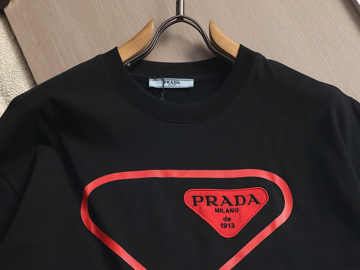 【PRADA】半袖 T シャツ