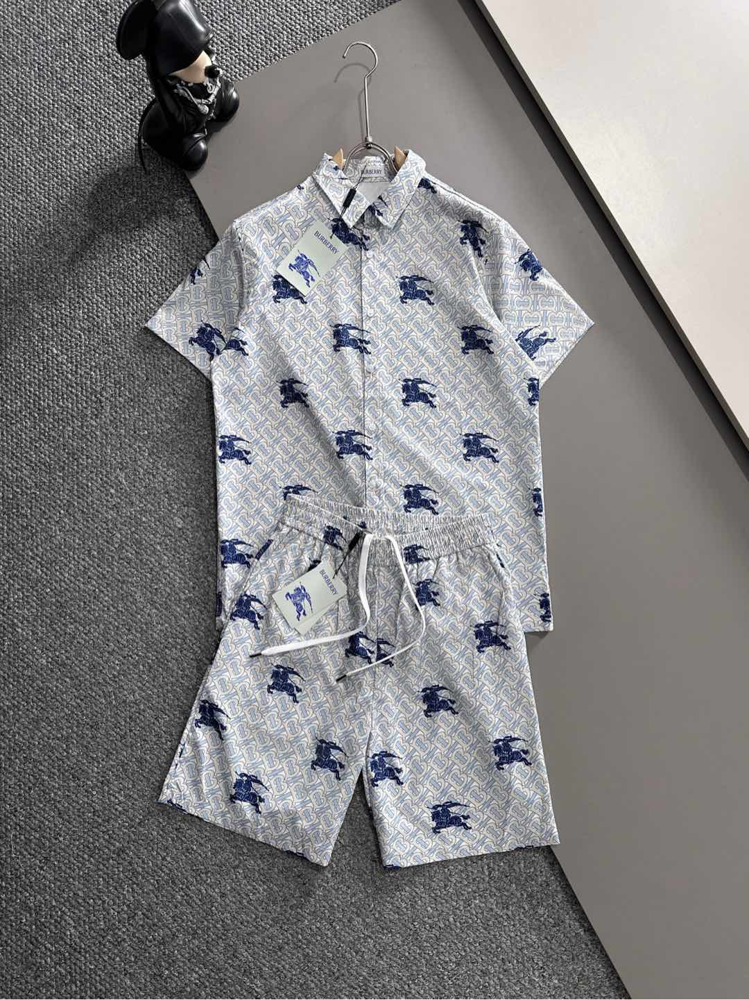 【BURBERRY】半袖シャツショートパンツ セットアップ