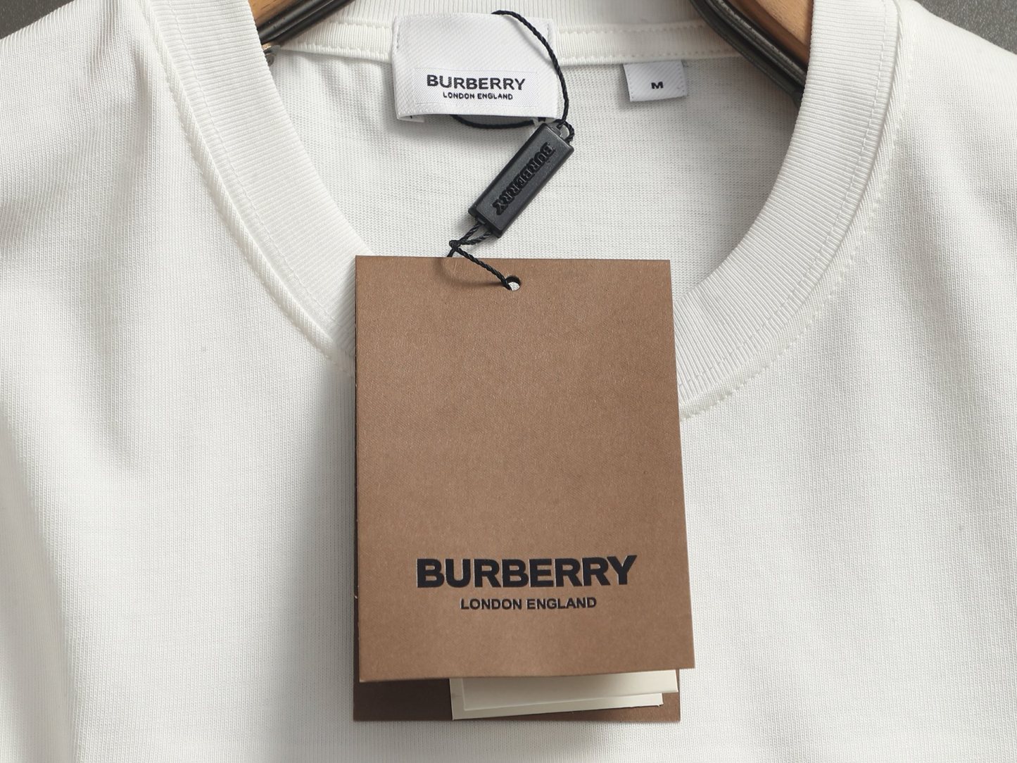 【BURBERRY】刺繍半袖 T シャツ