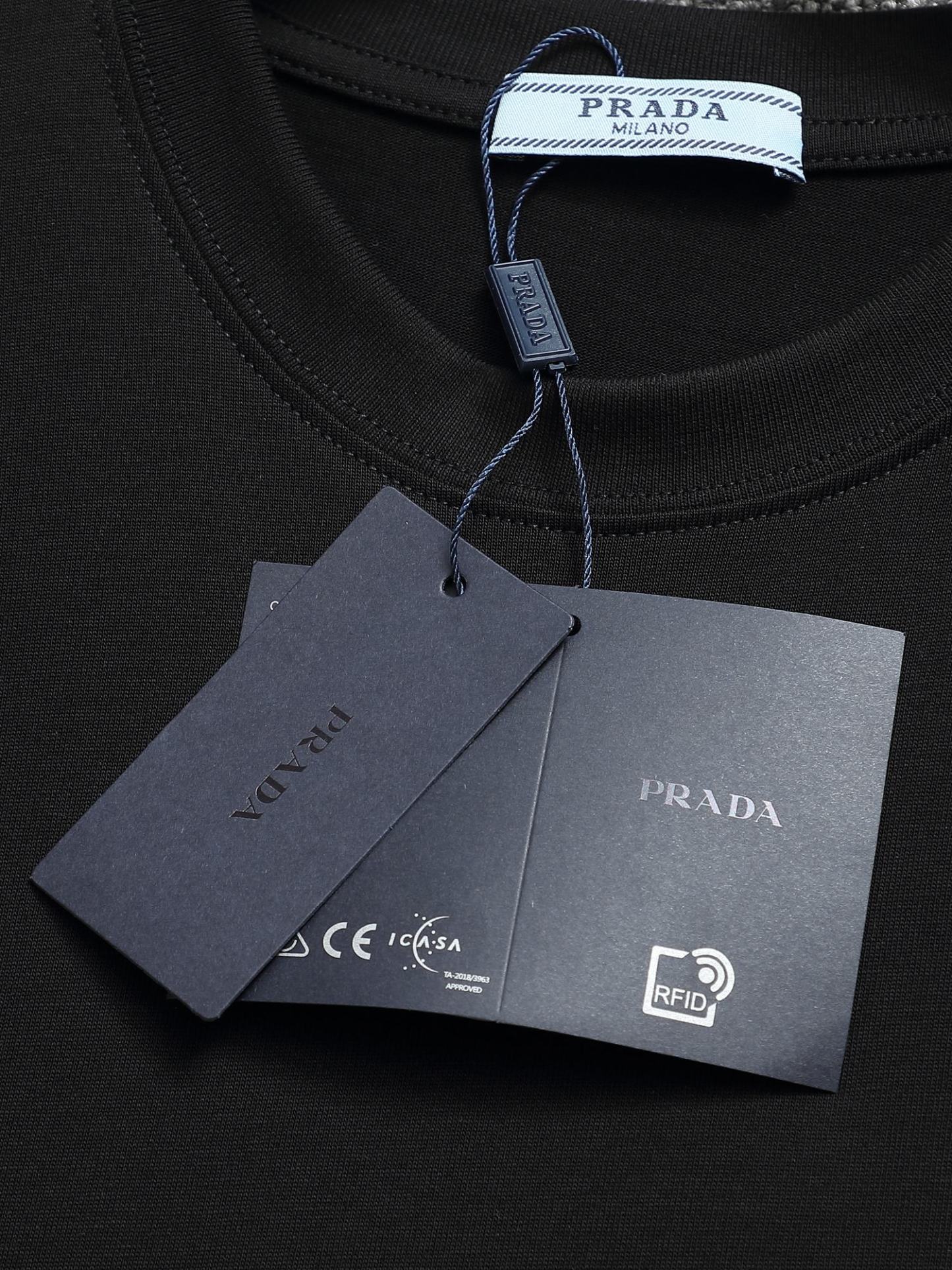 【PRADA】半袖 T シャツ