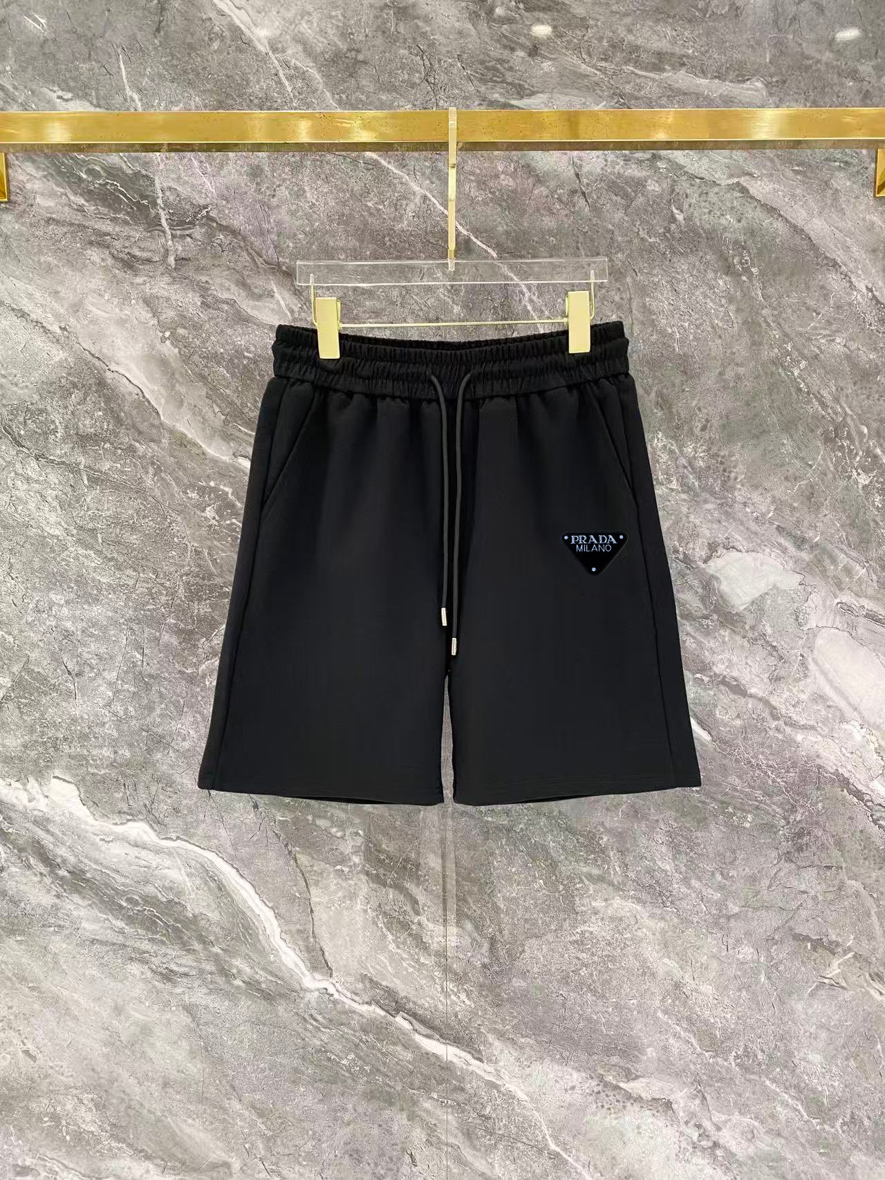 【PRADA】半袖T シャツショートパンツ セットアップ