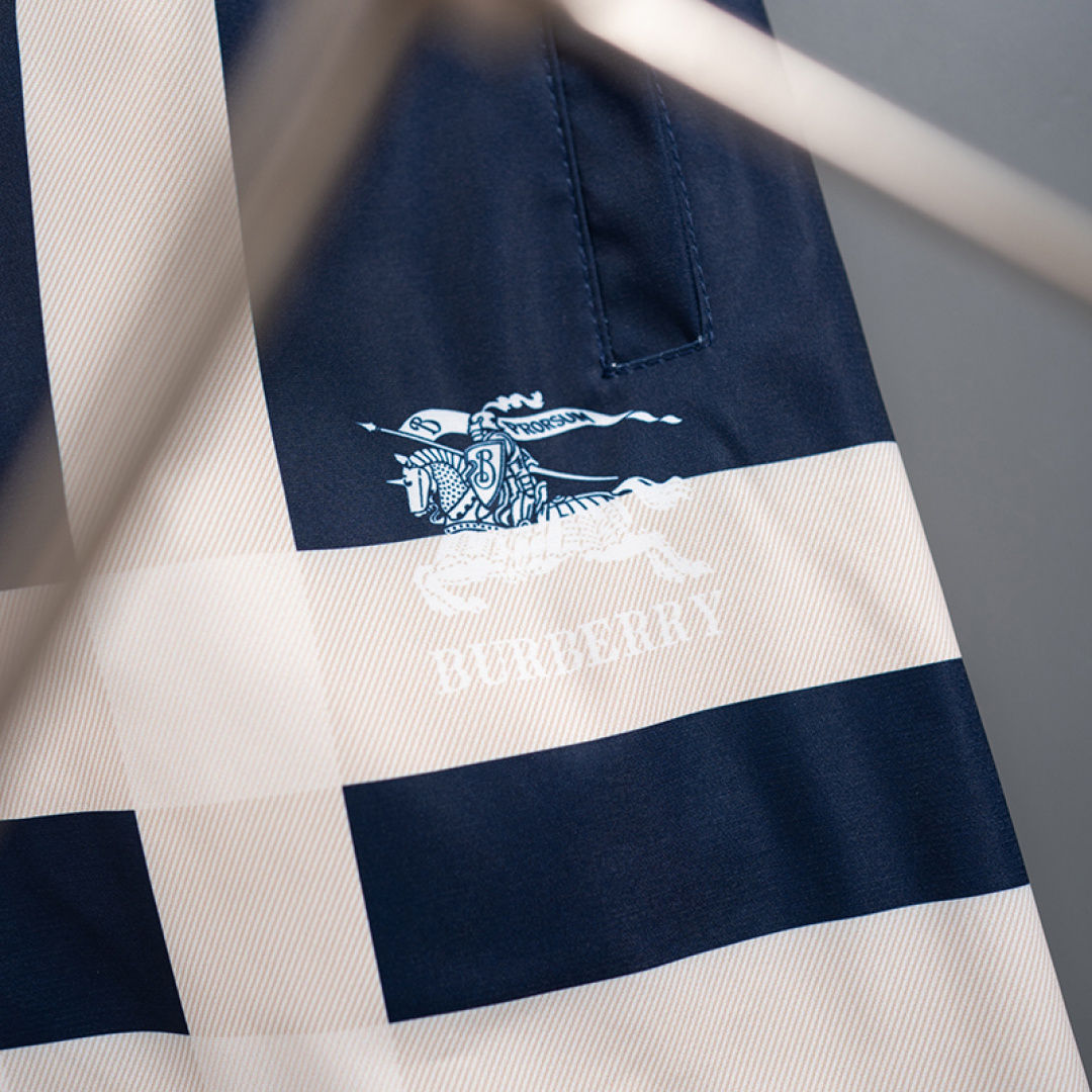 【BURBERRY】ショートパンツ